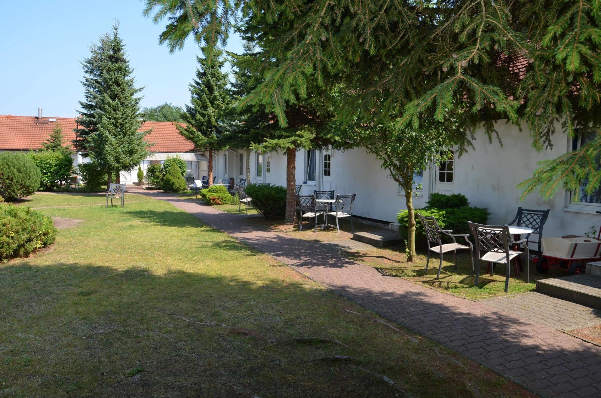 Hotel Pommerscher Hof Zinnowitz Exterior photo